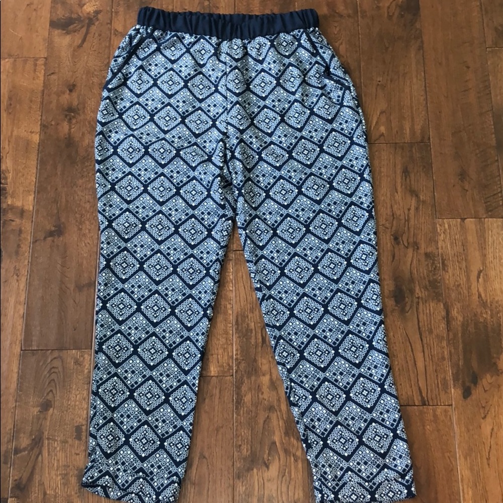 Patterned pants